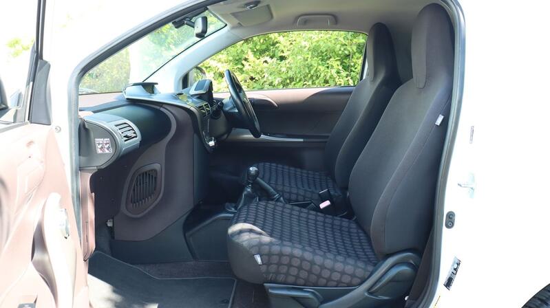 TOYOTA IQ