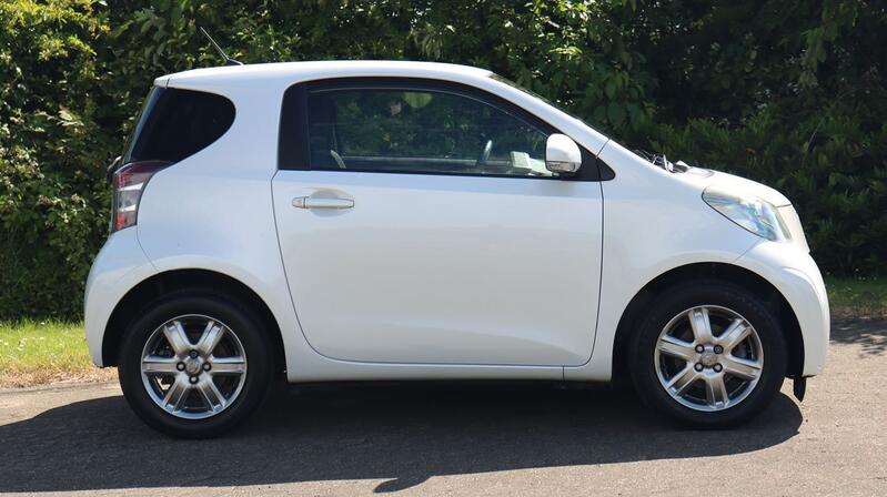 TOYOTA IQ