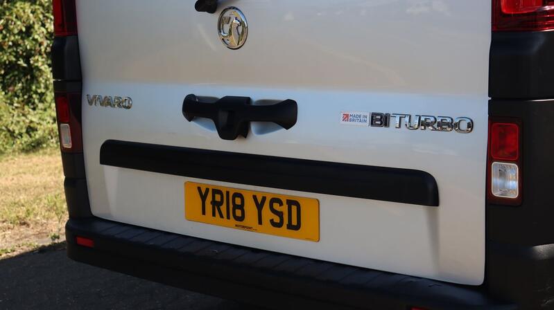 VAUXHALL VIVARO
