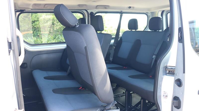 VAUXHALL VIVARO