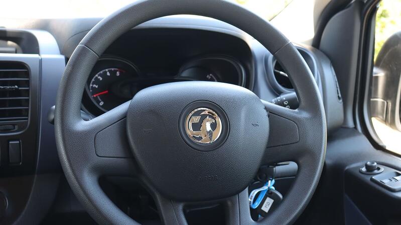 VAUXHALL VIVARO