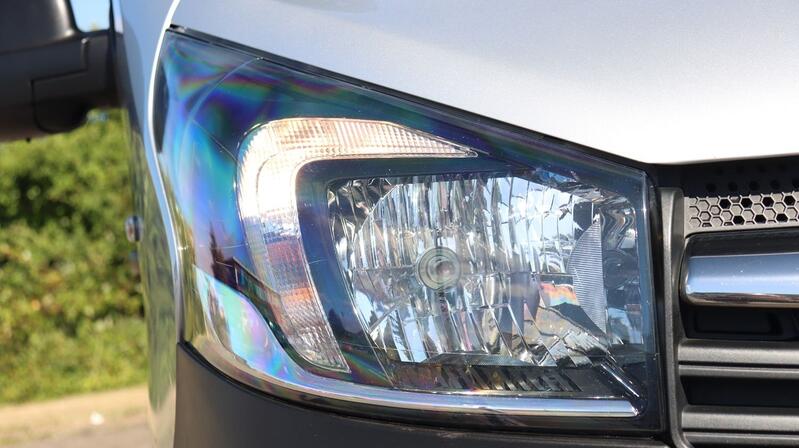 VAUXHALL VIVARO