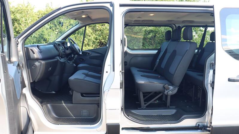 VAUXHALL VIVARO