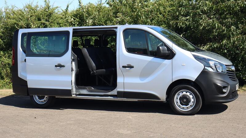 VAUXHALL VIVARO