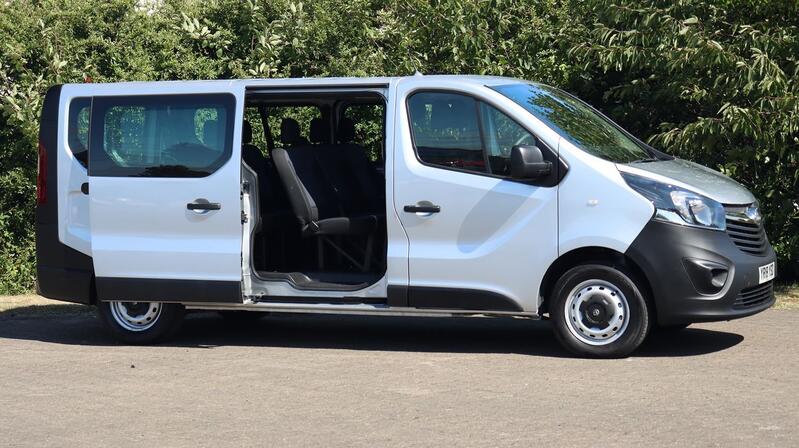 VAUXHALL VIVARO