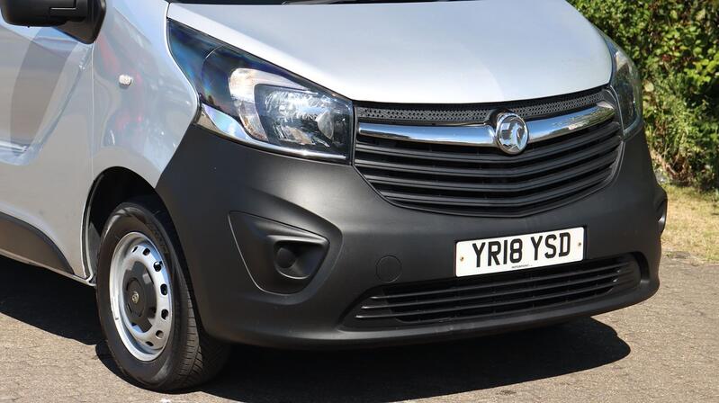 VAUXHALL VIVARO