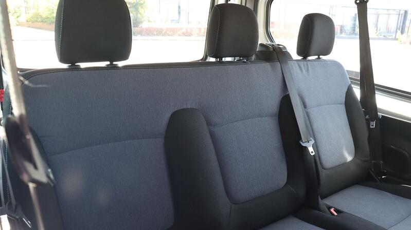VAUXHALL VIVARO
