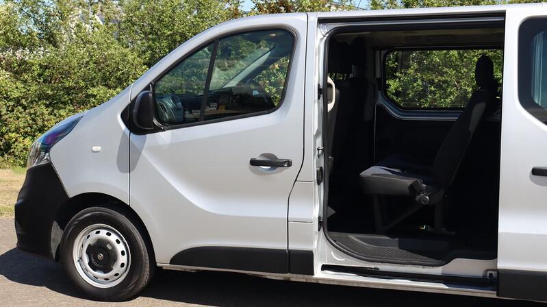VAUXHALL VIVARO