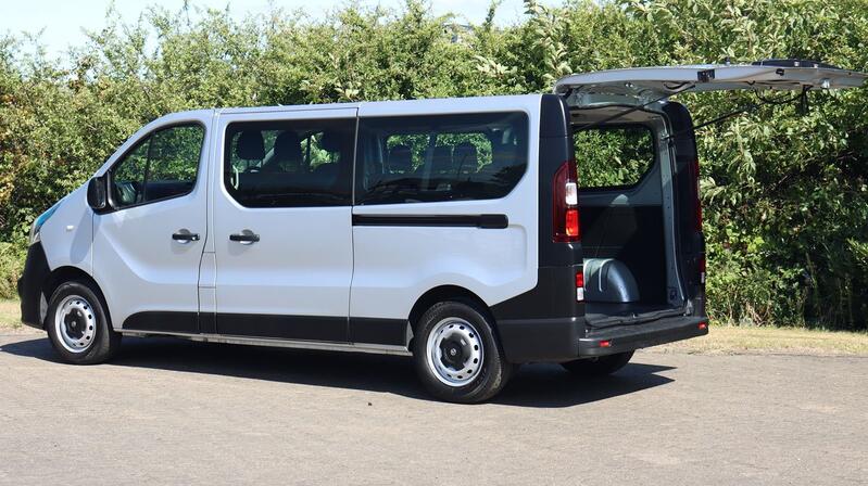 VAUXHALL VIVARO