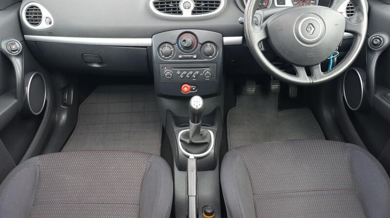 RENAULT CLIO