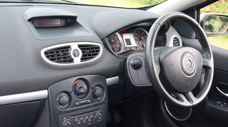 RENAULT CLIO