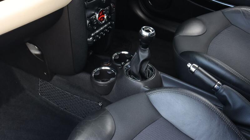 MINI HATCH