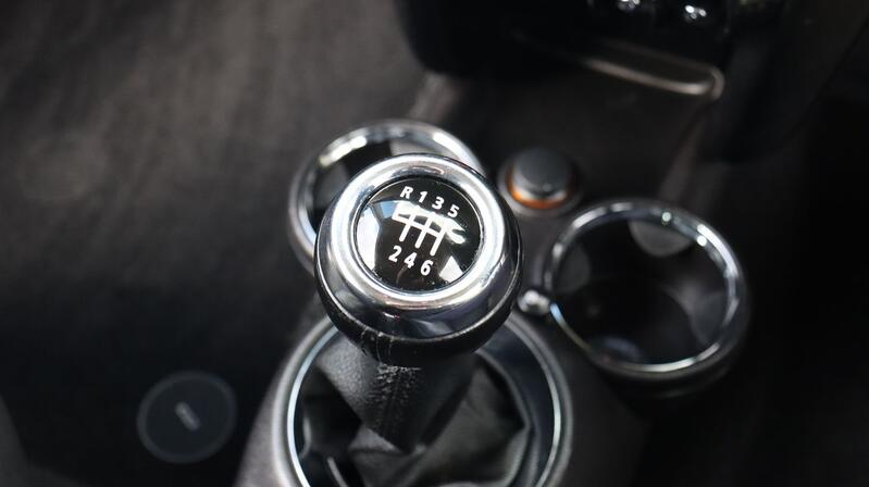 MINI HATCH