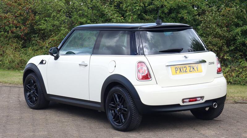 MINI HATCH