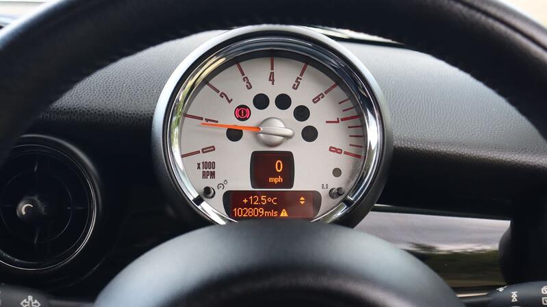 MINI HATCH