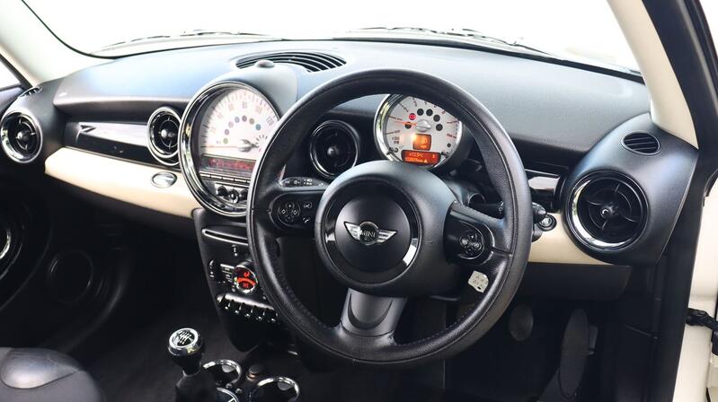 MINI HATCH