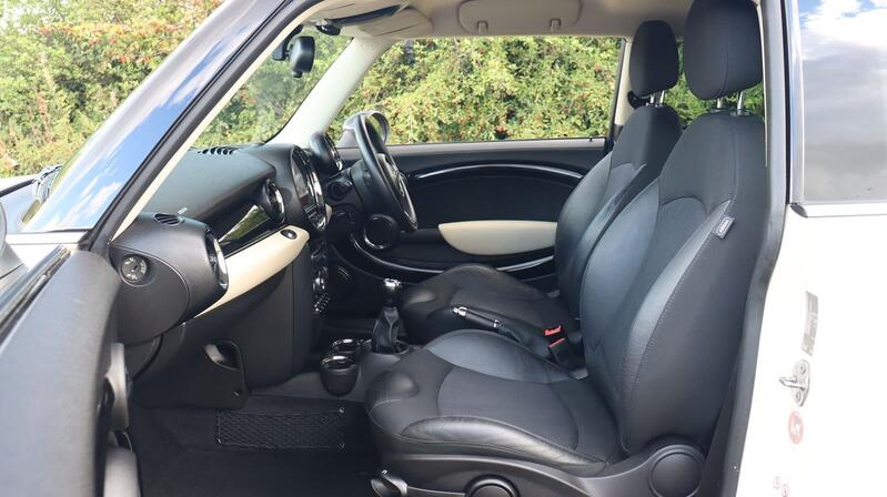 MINI HATCH