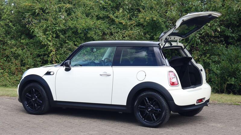 MINI HATCH