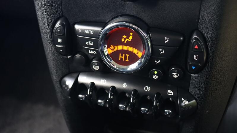 MINI HATCH