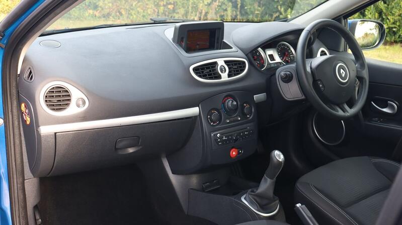 RENAULT CLIO