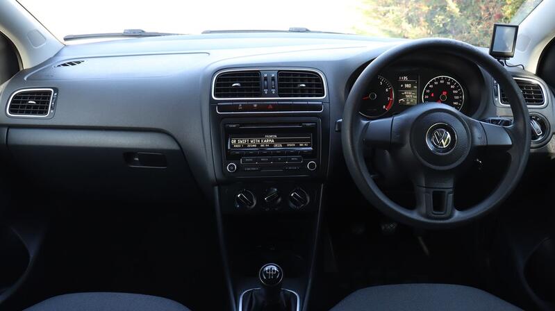 VOLKSWAGEN POLO
