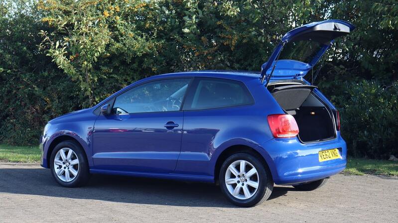 VOLKSWAGEN POLO