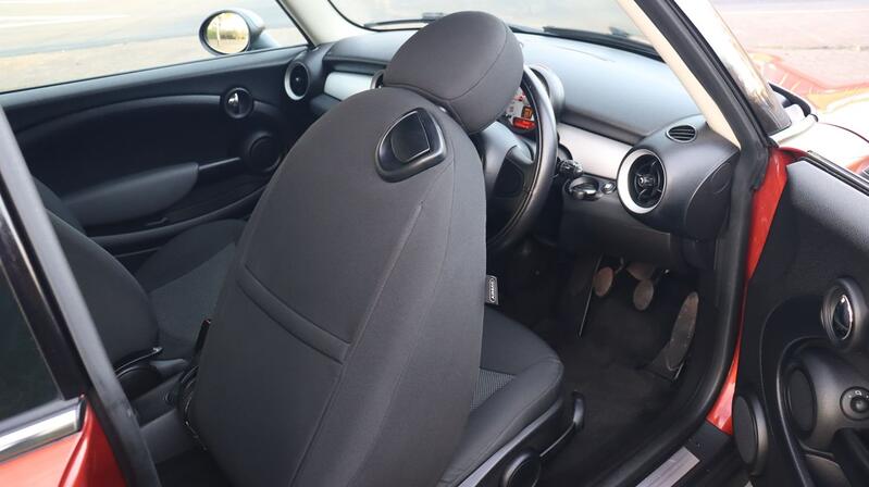 MINI HATCH