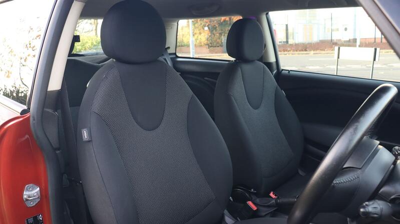 MINI HATCH
