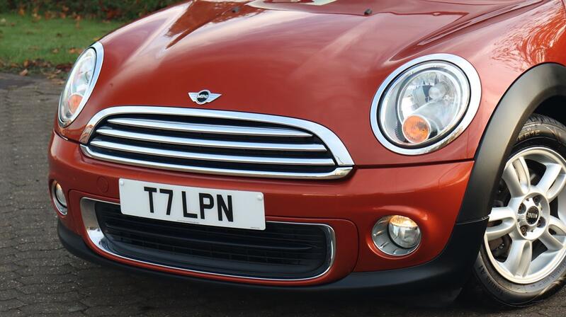 MINI HATCH