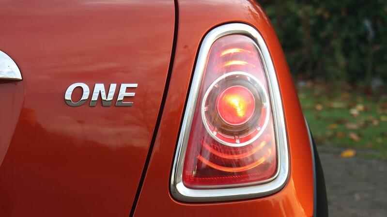 MINI HATCH