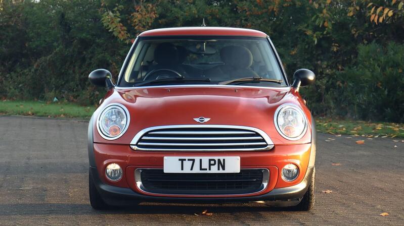 MINI HATCH