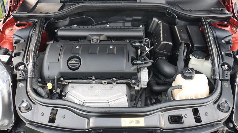 MINI HATCH