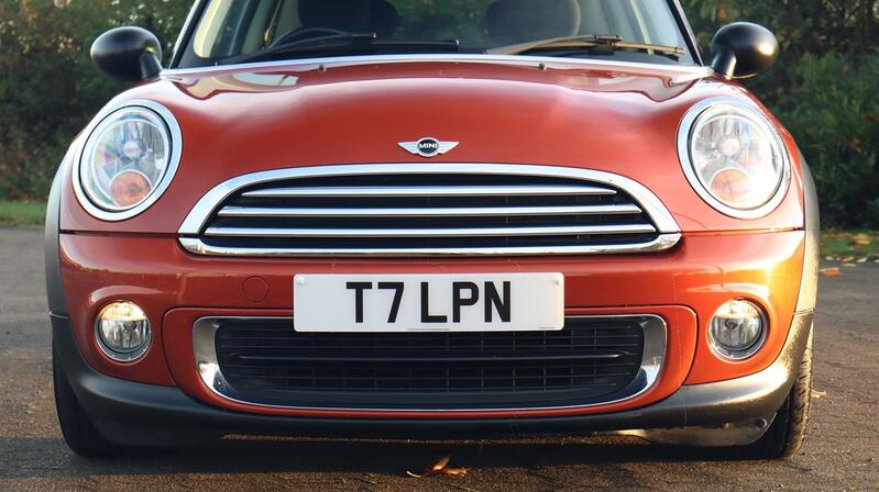 MINI HATCH