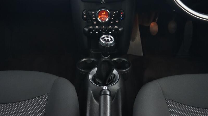 MINI HATCH