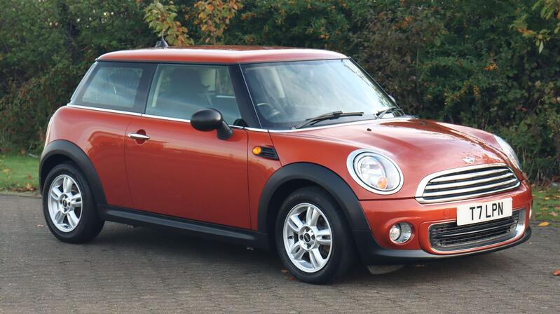 MINI HATCH