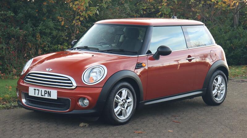 MINI HATCH