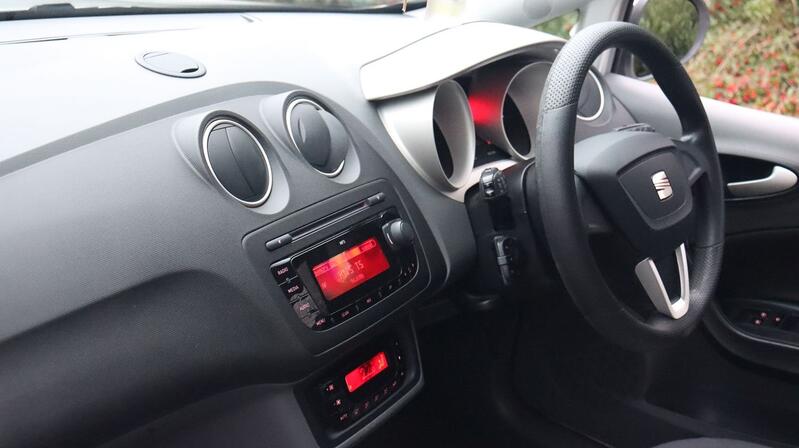 SEAT IBIZA