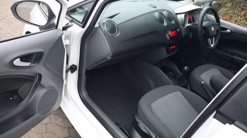 SEAT IBIZA
