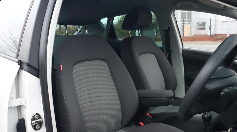 SEAT IBIZA