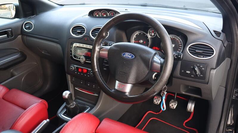 FORD FOCUS