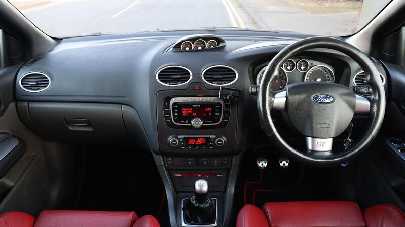FORD FOCUS