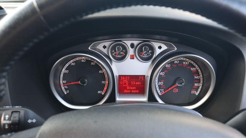 FORD FOCUS