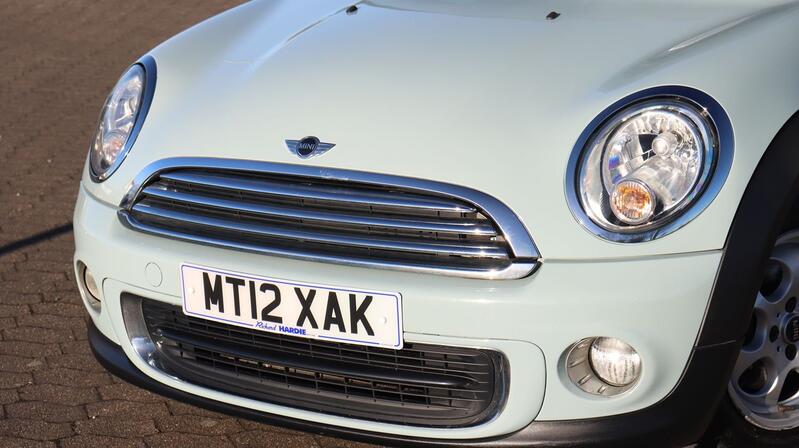 MINI HATCH