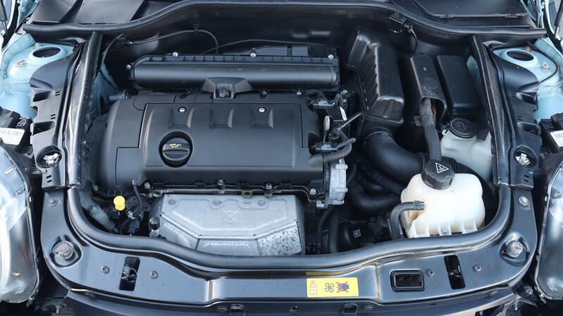 MINI HATCH