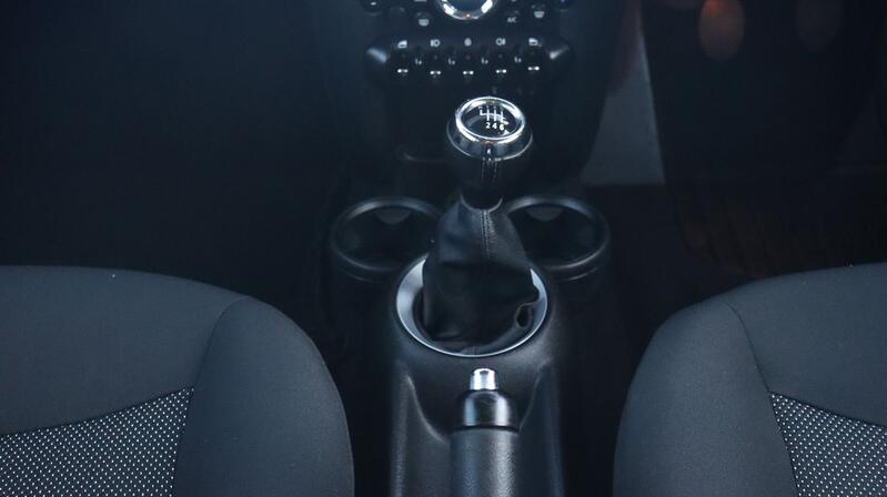 MINI HATCH
