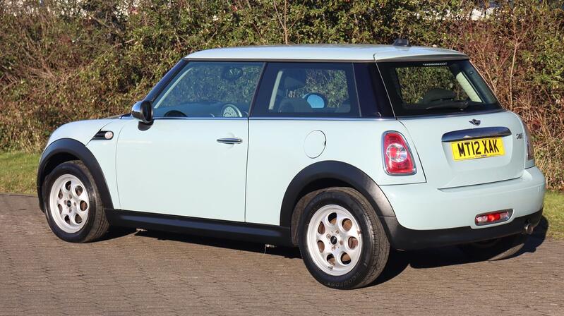 MINI HATCH