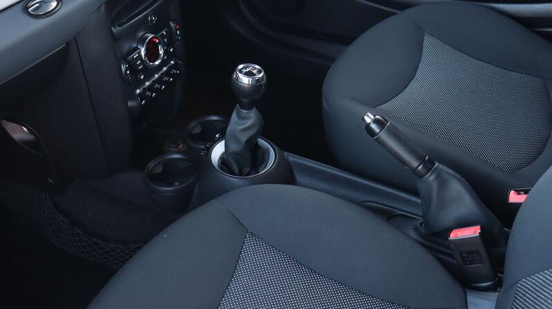 MINI HATCH