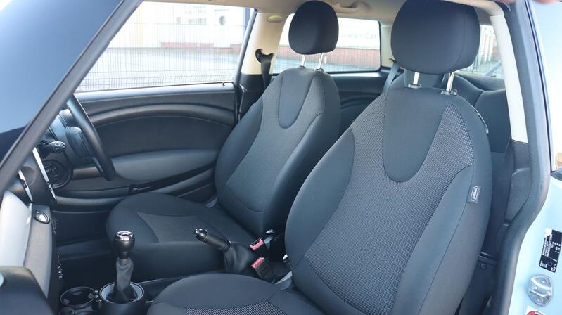 MINI HATCH
