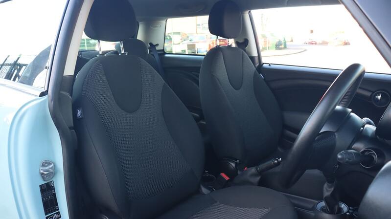 MINI HATCH