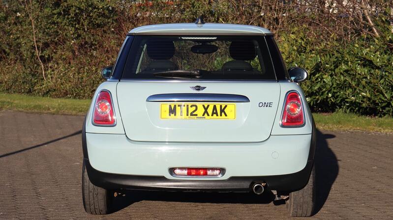 MINI HATCH